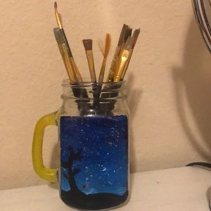 This is a glass jar can hold pens,pencils etc